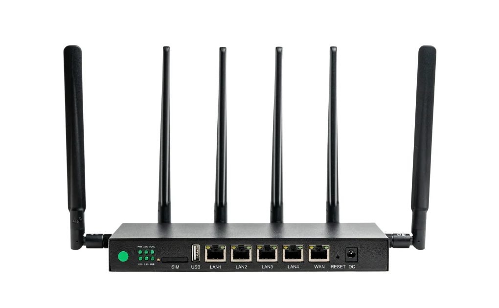 The Cat 20 (MR40) 5G router seen from the front: six external antennas, a SIM slot, USB, four LAN ports and a WAN port.